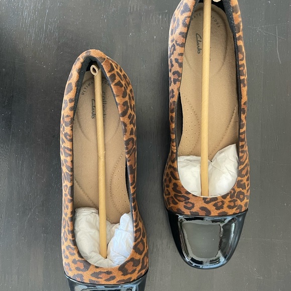 Clarks Leopard Sued Shoes - Picture 5 of 5